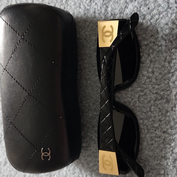 Chanel Black Sunglasses with hard case - Picture 1 of 7
